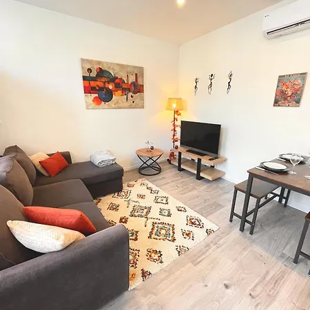 Apt 1 Ch En Centre Ville D'Auch, Toutes Les Commodites Dans La Rue - 1Er Et - Facile De Se Garer - Iber Auch