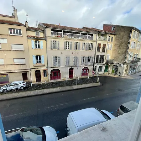 Apt 1 Ch En Centre Ville D'Auch, Toutes Les Commodites Dans La Rue - 1Er Et - Facile De Se Garer - Iber *