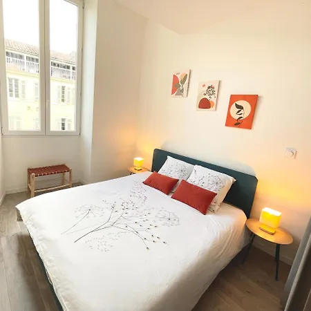 Apt 1 Ch En Centre Ville D'Auch, Toutes Les Commodites Dans La Rue - 1Er Et - Facile De Se Garer - Iber Auch
