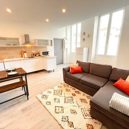 L'iberis - Toutes Les Commodites Dans La Rue - 1er Etage Apartament *